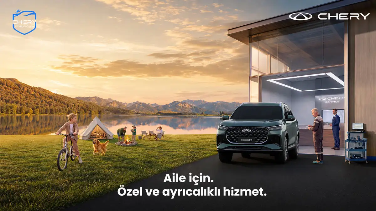 Bir yarısında göl kenarında kamp yapan bir aile, diğer yarısında ise Chery yetkili servisinde işlem gören SUV