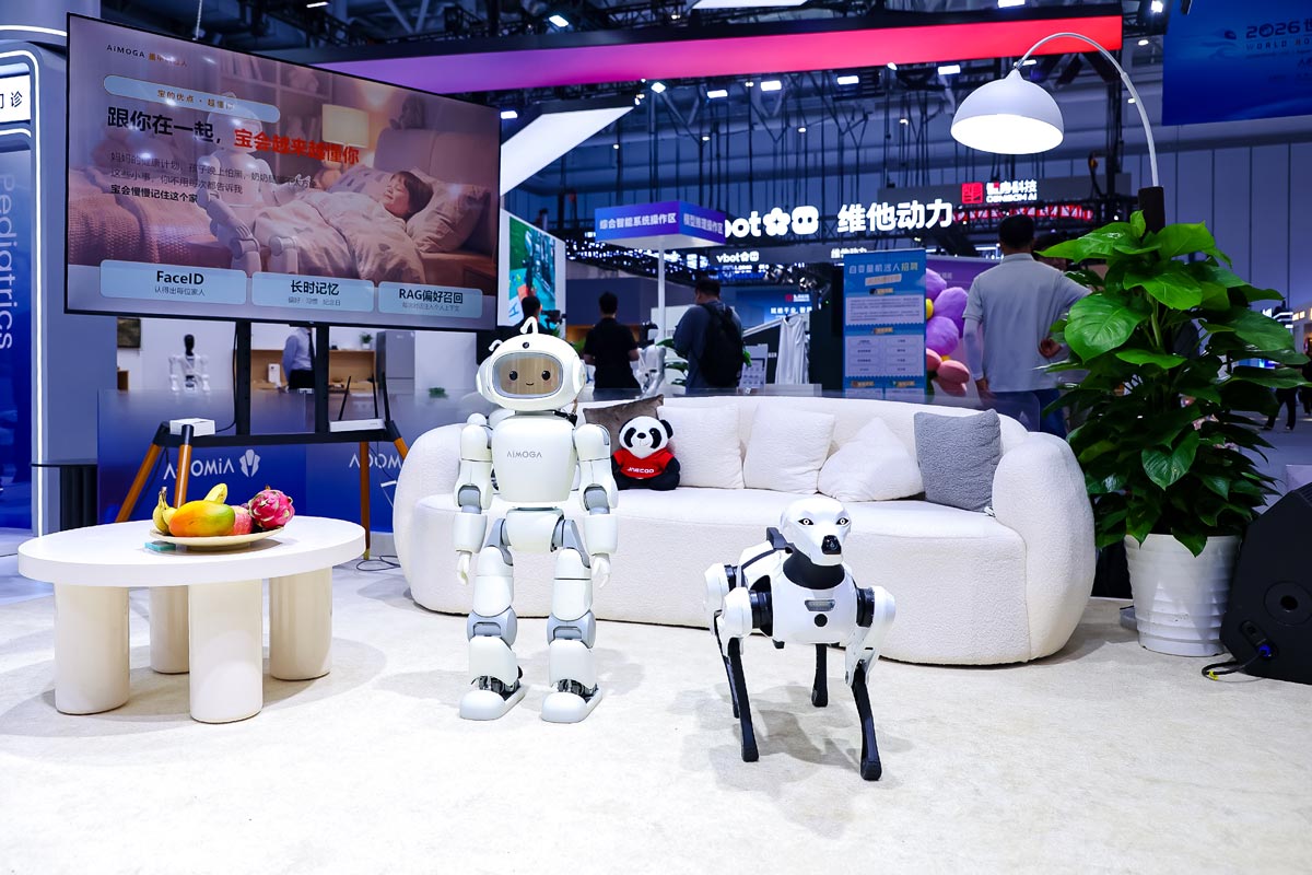 Chery AiMOGA insansı robot Mobo ve akıllı robot köpek